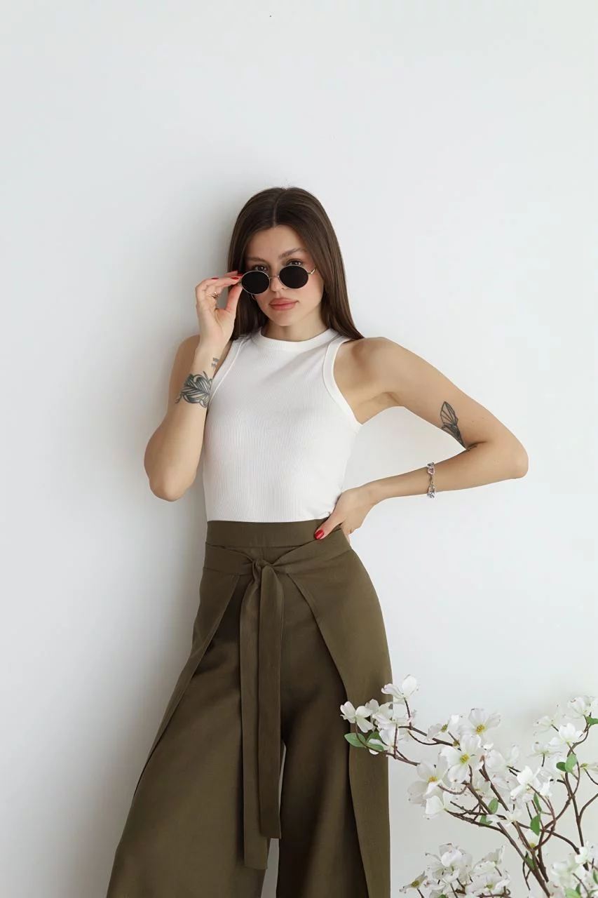 Isolde |Charlotte Wide-Crop Linen Trousers